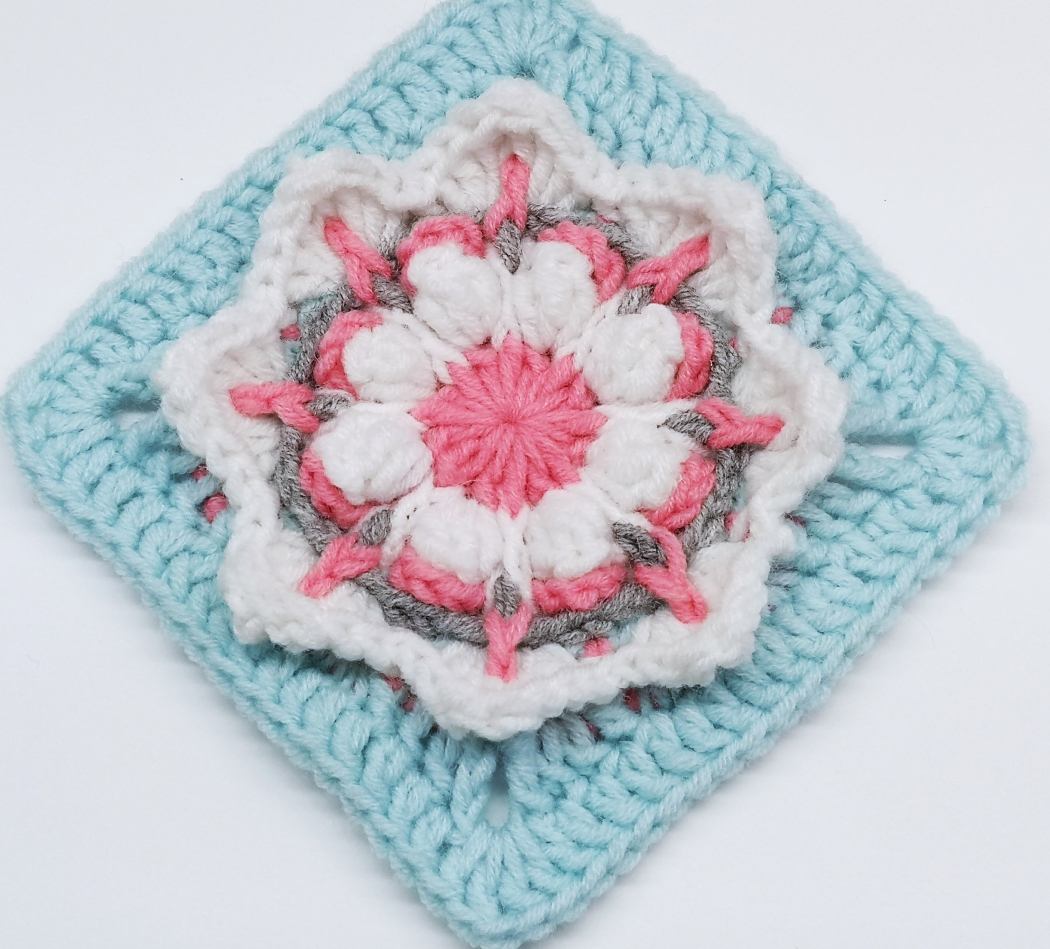 You are currently viewing Crochet granny square with 3D flower / Crochet Motif #69