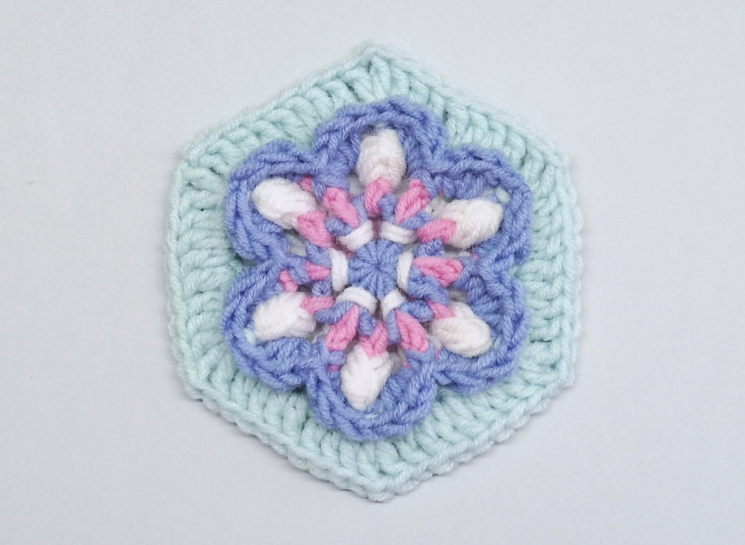 You are currently viewing Crochet Hexagon Pattern with 3D Flower / Motif #1