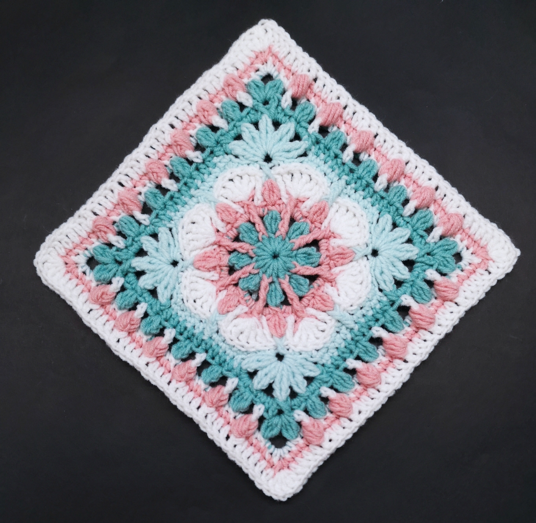 Read more about the article Crochet granny square pattern / Crochet Motif #107