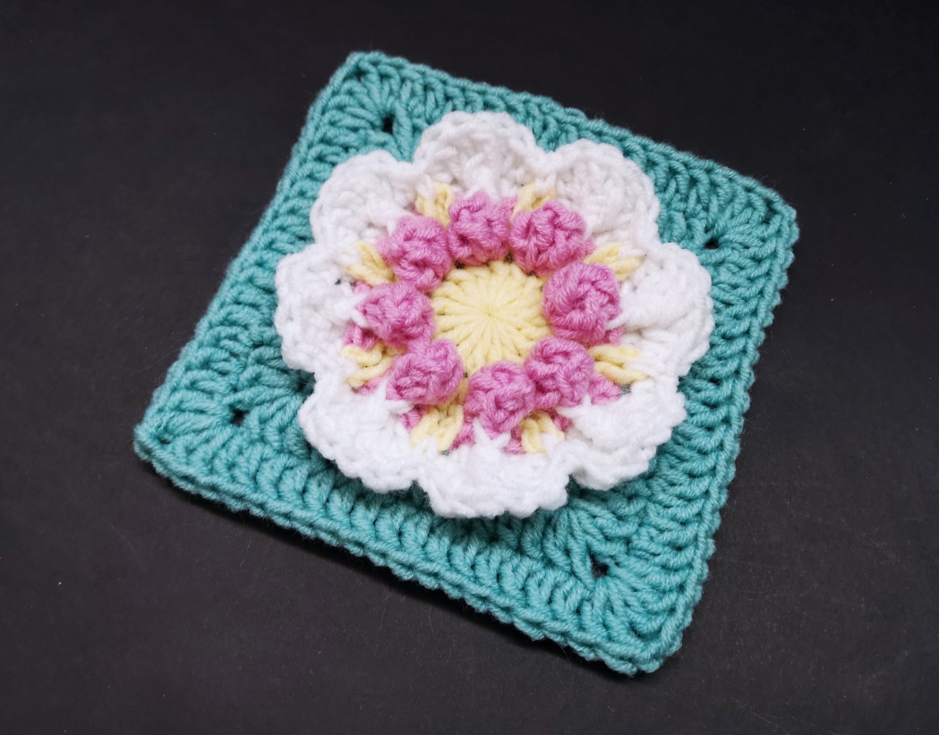 Read more about the article Crochet granny square pattern / Crochet Motif #24