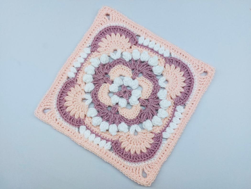 Read more about the article Crochet granny square pattern / Motif #128