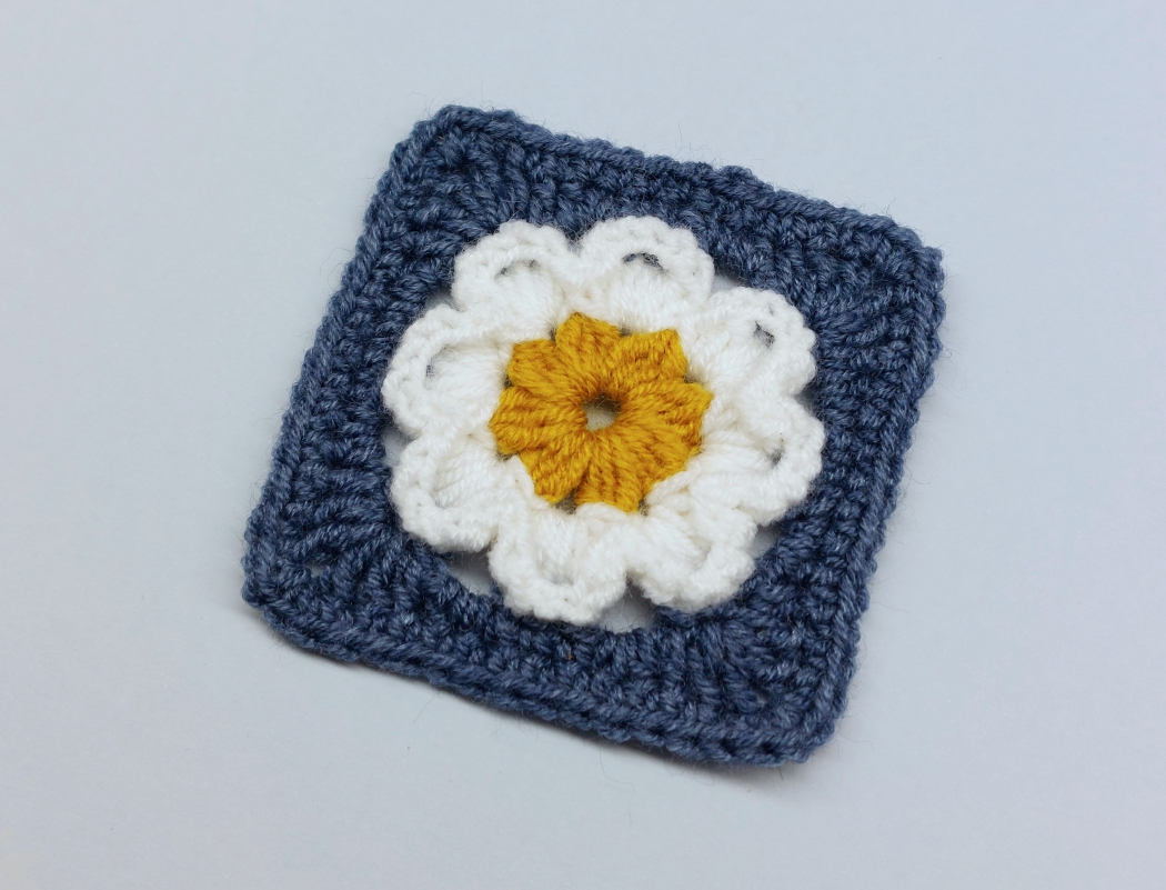 You are currently viewing Tiny square for the temperature blanket / Motif #132